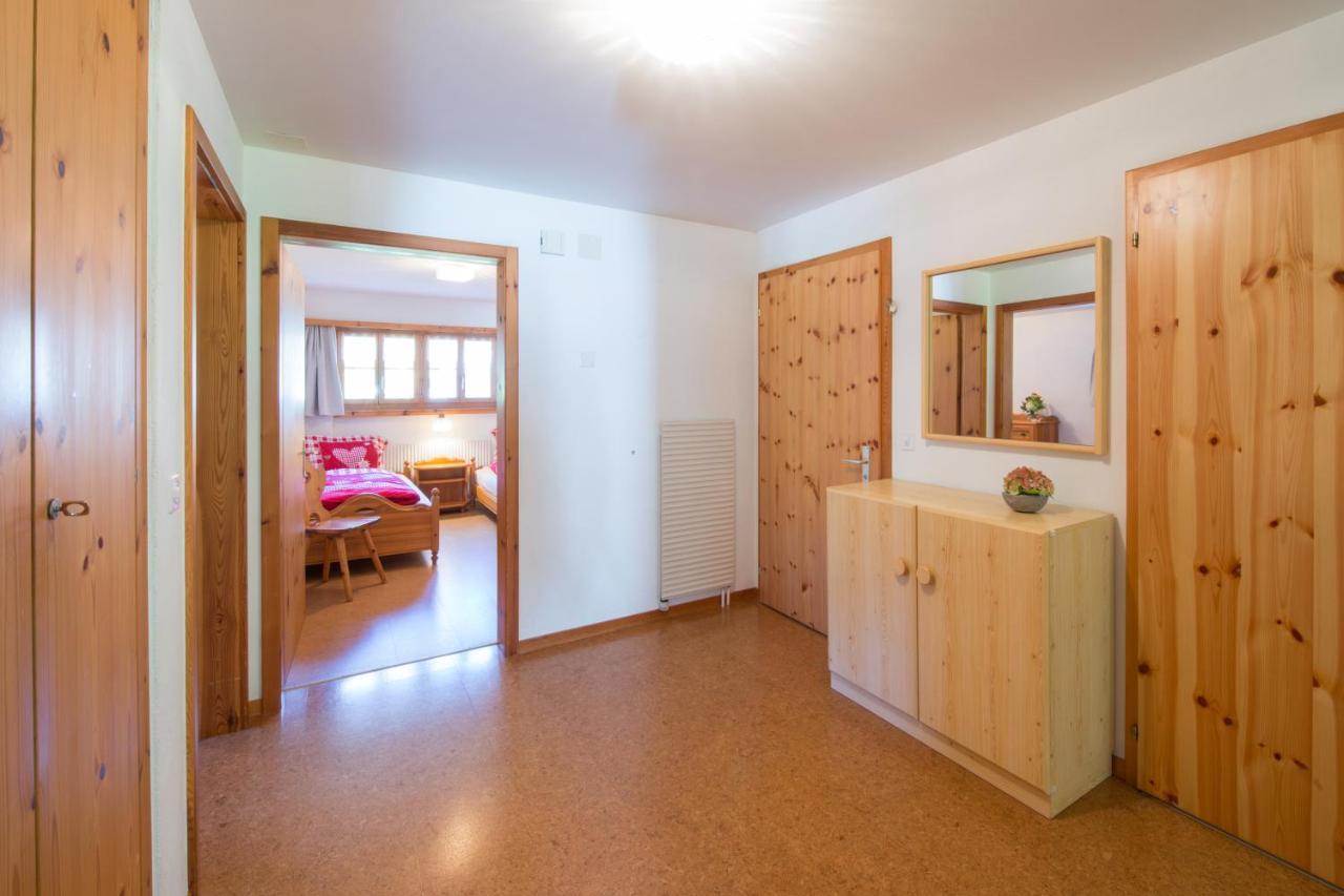 Ferienwohnungen Muntschi Andeer Quarto foto