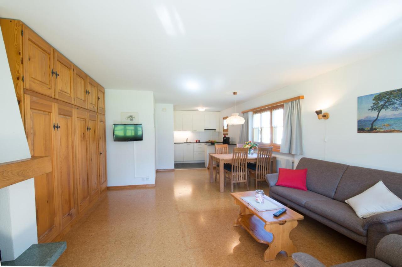 Ferienwohnungen Muntschi Andeer Quarto foto