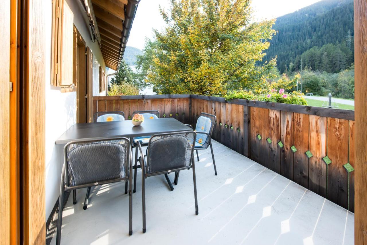 Ferienwohnungen Muntschi Andeer Quarto foto