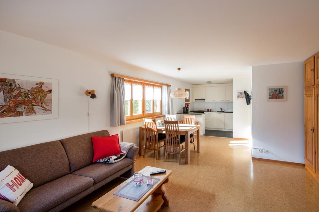 Ferienwohnungen Muntschi Andeer Quarto foto