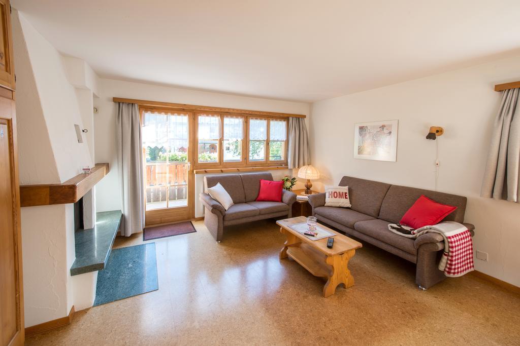 Ferienwohnungen Muntschi Andeer Quarto foto
