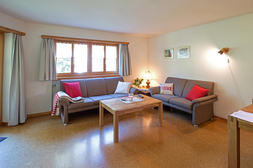 Ferienwohnungen Muntschi Andeer Quarto foto