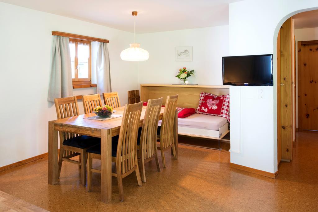 Ferienwohnungen Muntschi Andeer Quarto foto